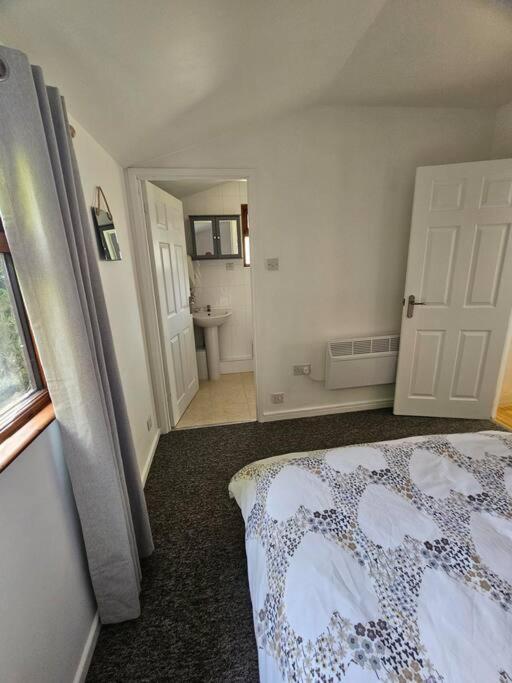 Picturesque Cabin In Cornwall Camborne Exterior photo